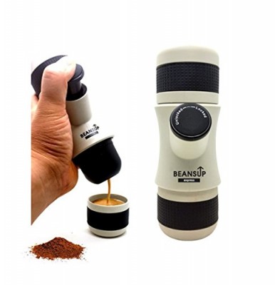 BU 2stuks met hand en koffie.jpg